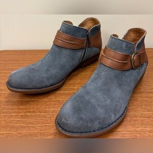 Born Katie distressed suede leather strap ankle booties blue/tan size 9.5